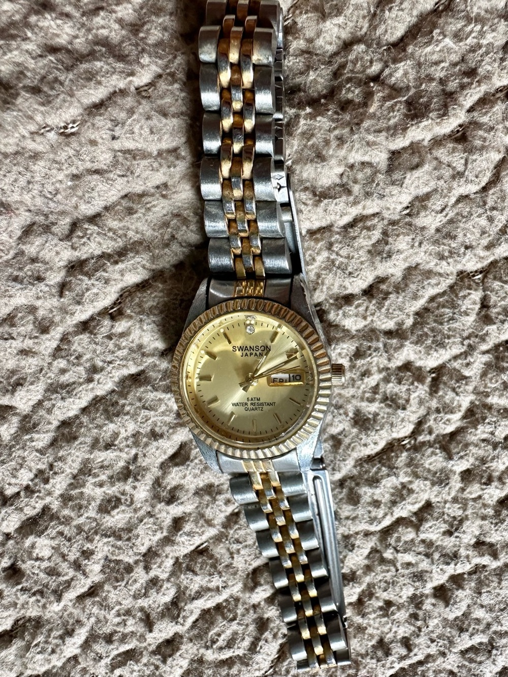 Vintage Swanson Japan Two Tone Day Date Quartz Watch Gold Silver Tone 5ATM